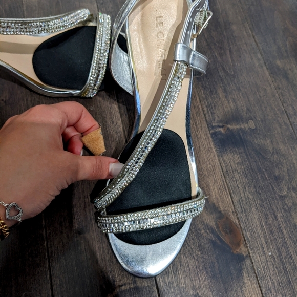 Silver Heels - Picture 1 of 1